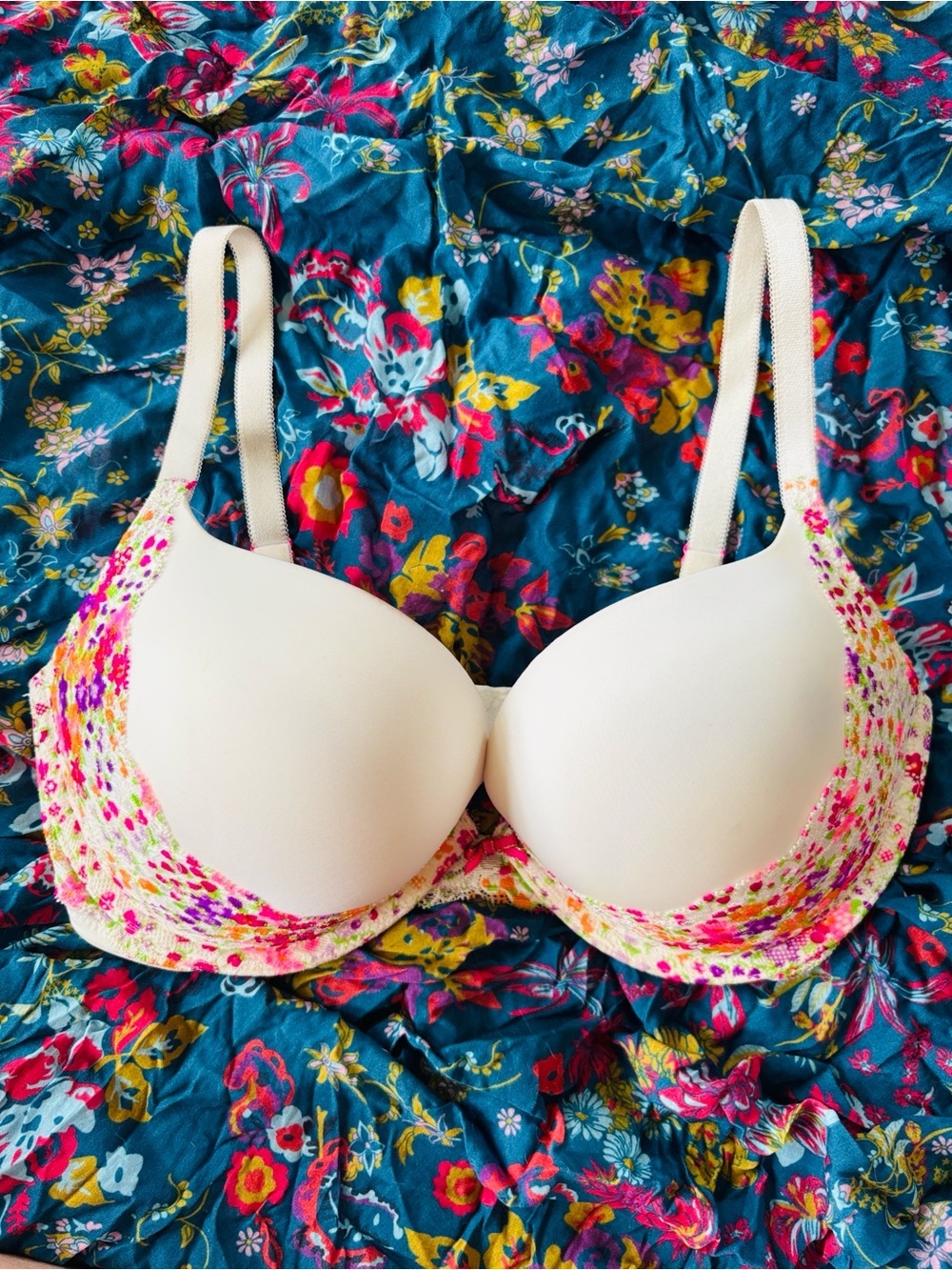 Victoria's Secret Dream Angels Plunge Off White Colorful Floral Lace Push Up Bra